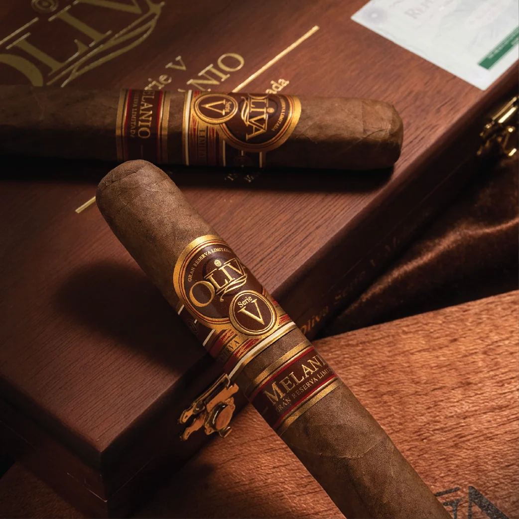 オリバ セリエ・V・メラニオ 葉巻 | オンライン葉巻店 | nextCIGAR