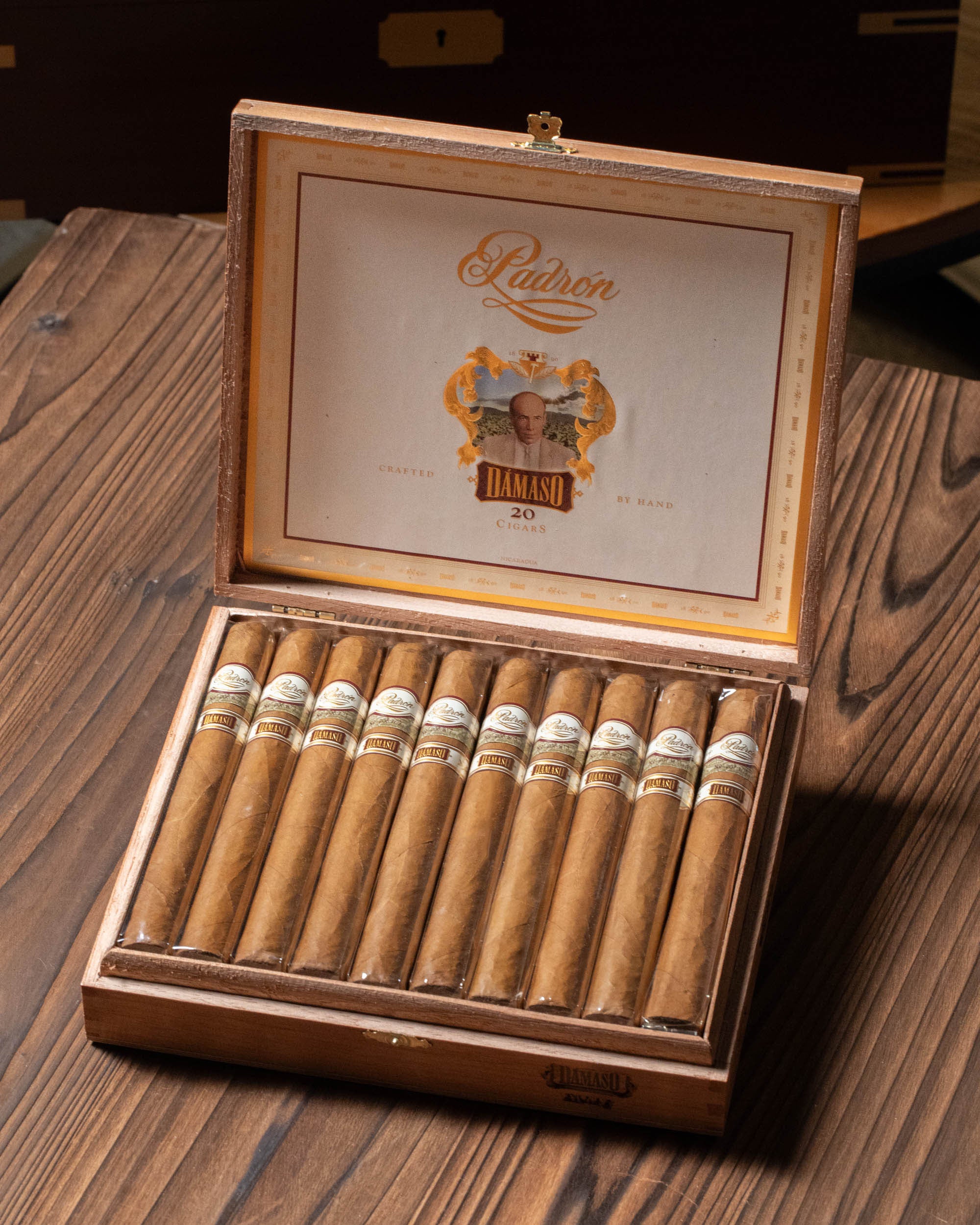 Padrón Dámaso No. 17 - Churchill - nextCIGAR