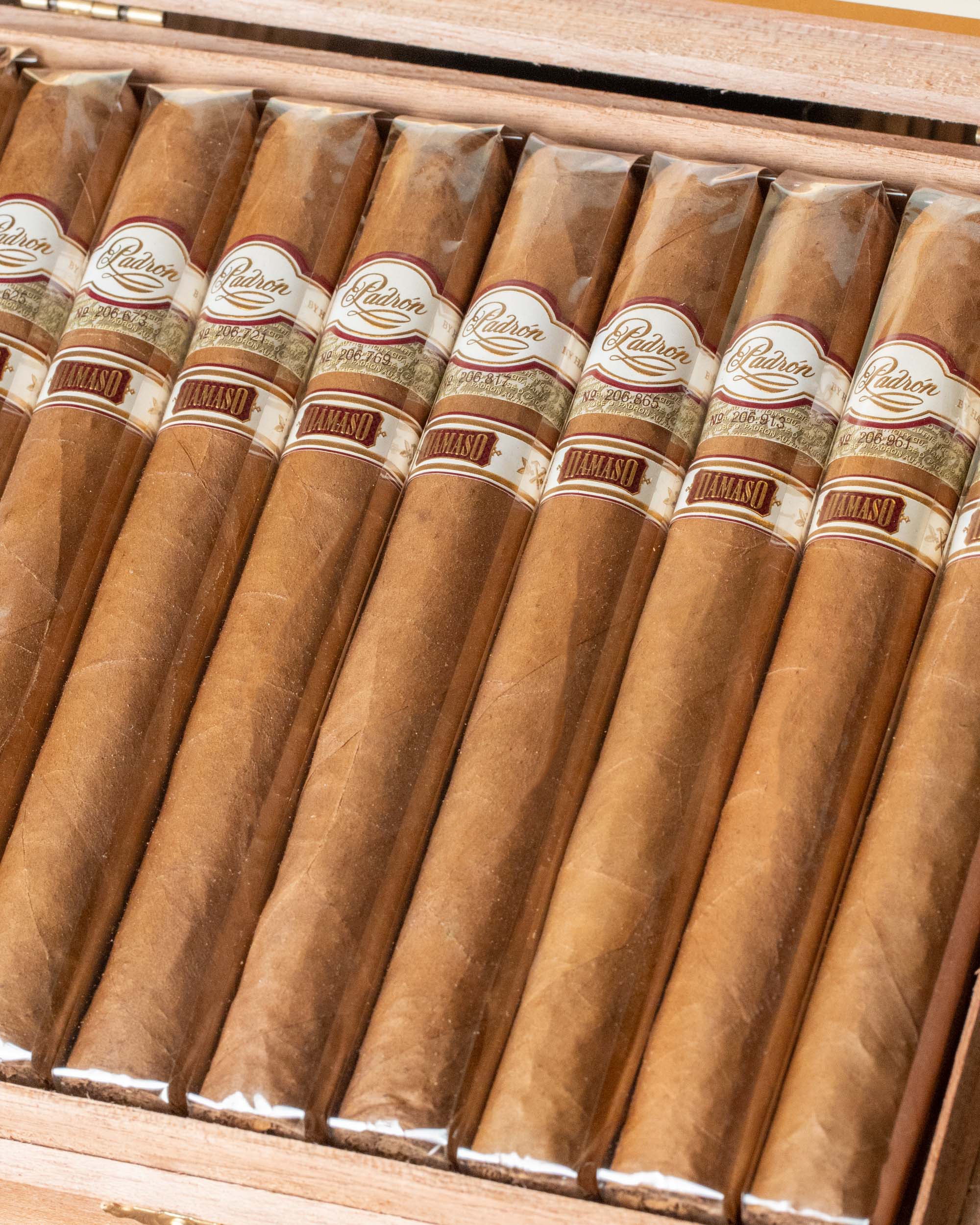 Padrón Dámaso No. 17 - Churchill - nextCIGAR