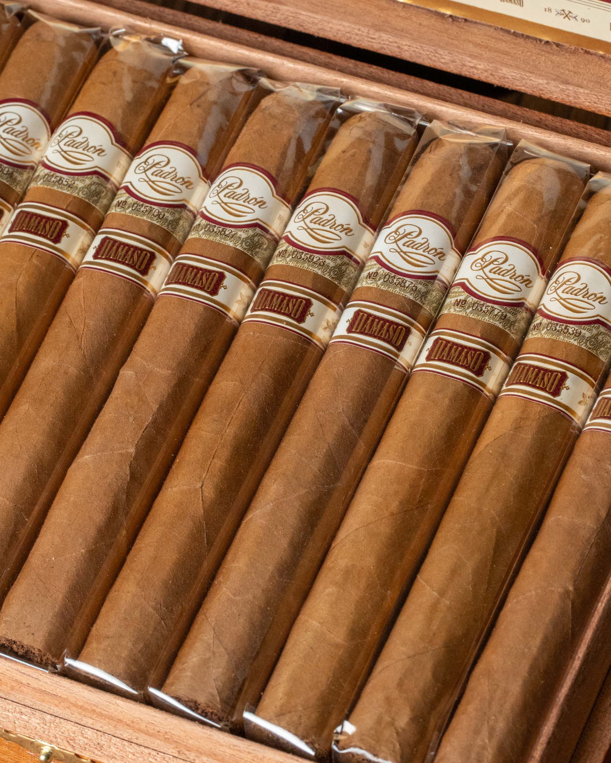 Padrón Dámaso No. 15 - Toro - nextCIGAR