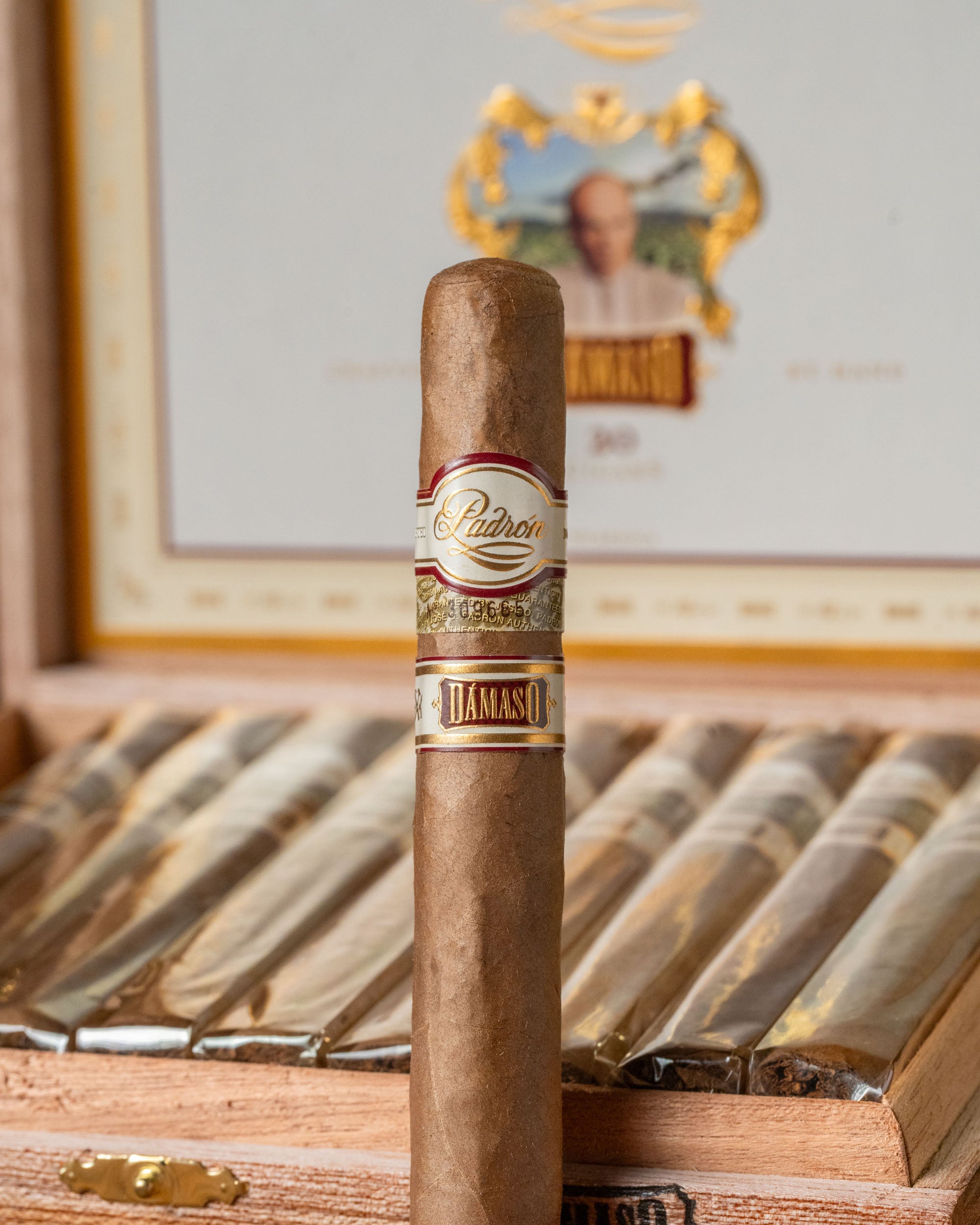 Padrón Dámaso No. 8 - Corona Extra - nextCIGAR