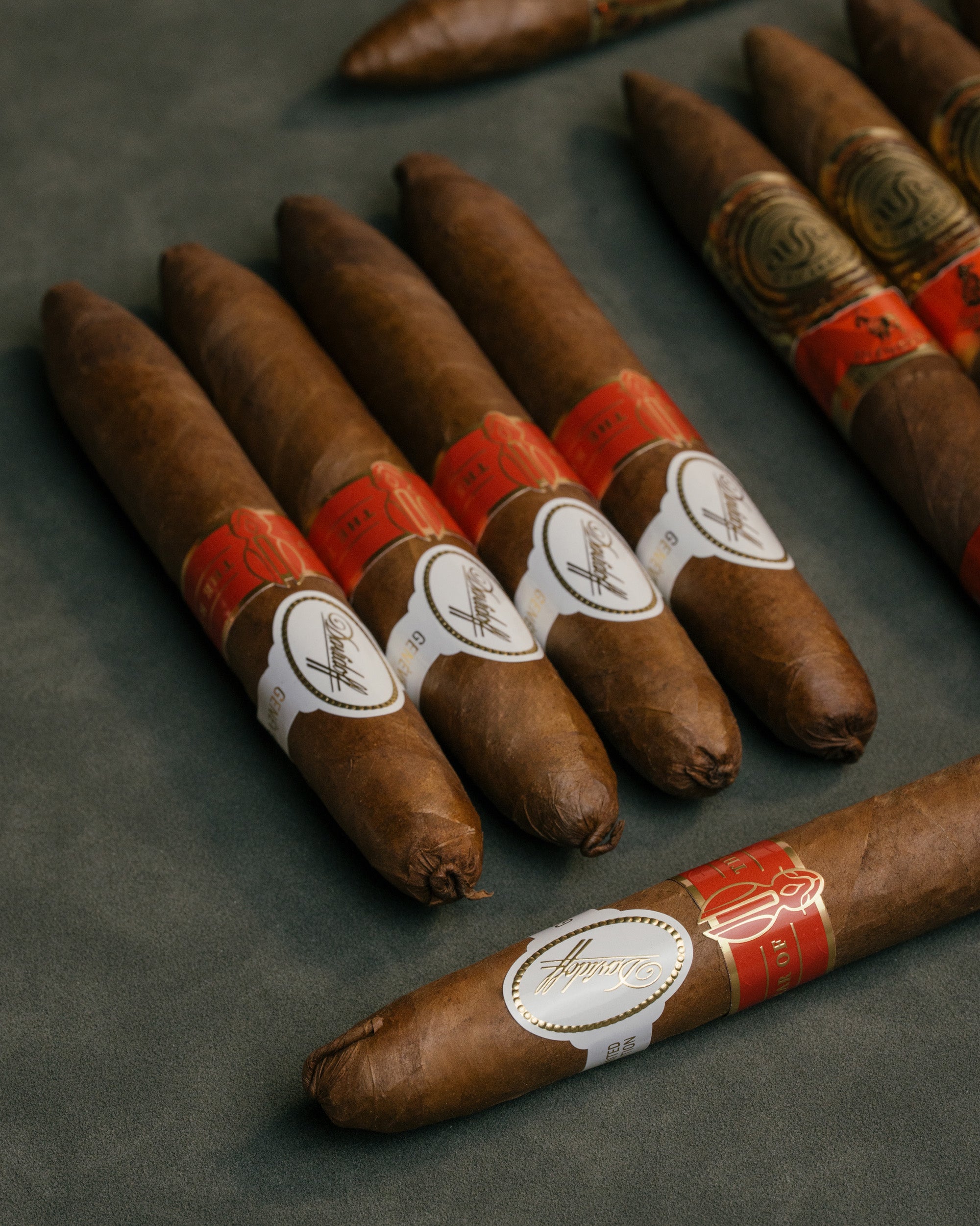 Cigars - Davidoff X E.P. Carrillo Lunar Zodiac Collaboration Bundle