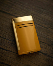 
                      
                        Load image into Gallery viewer, S.T. Dupont Maxijet Lighter (Golden)
                      
                    