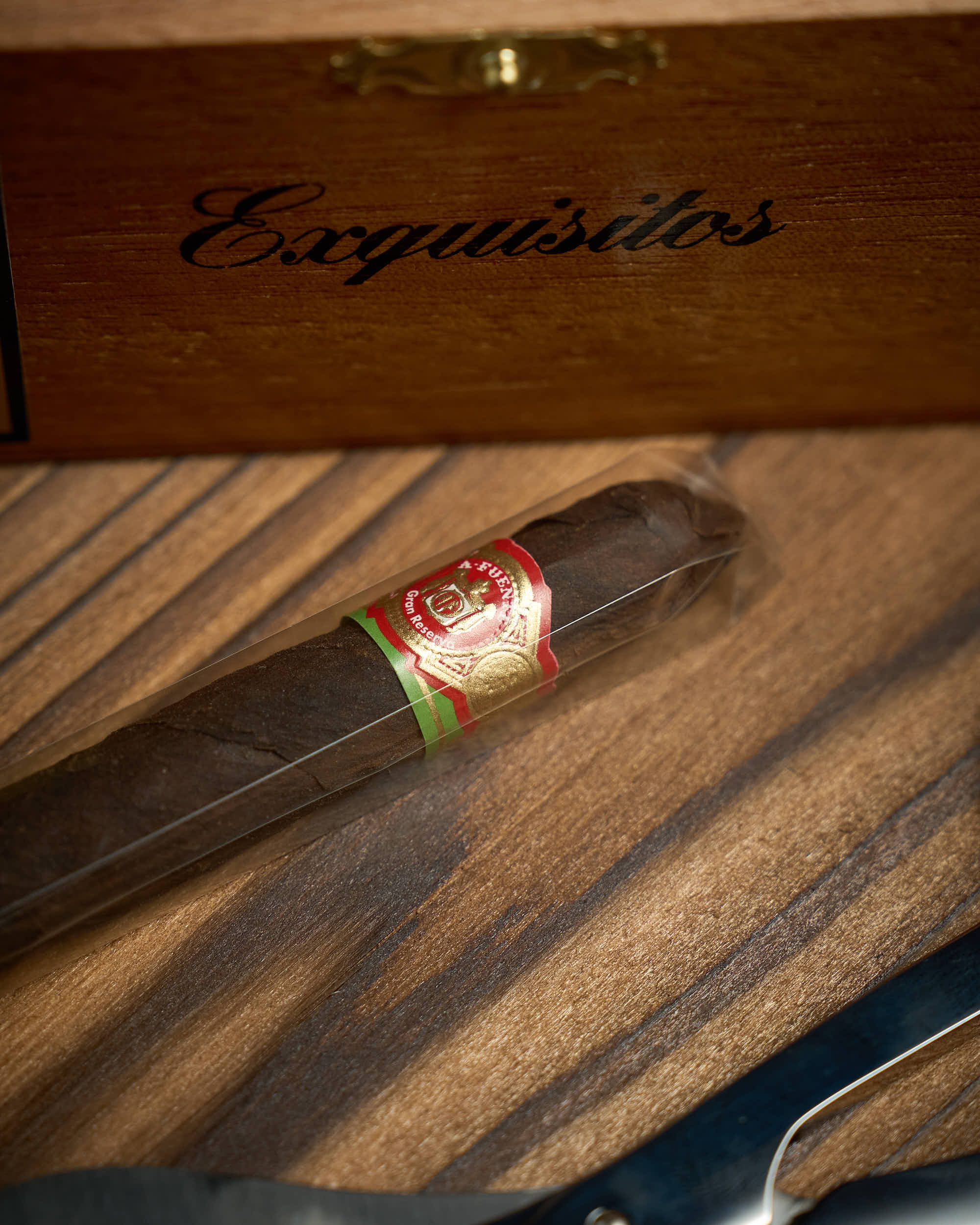 Arturo Fuente Exquisitos Maduro - nextCIGAR