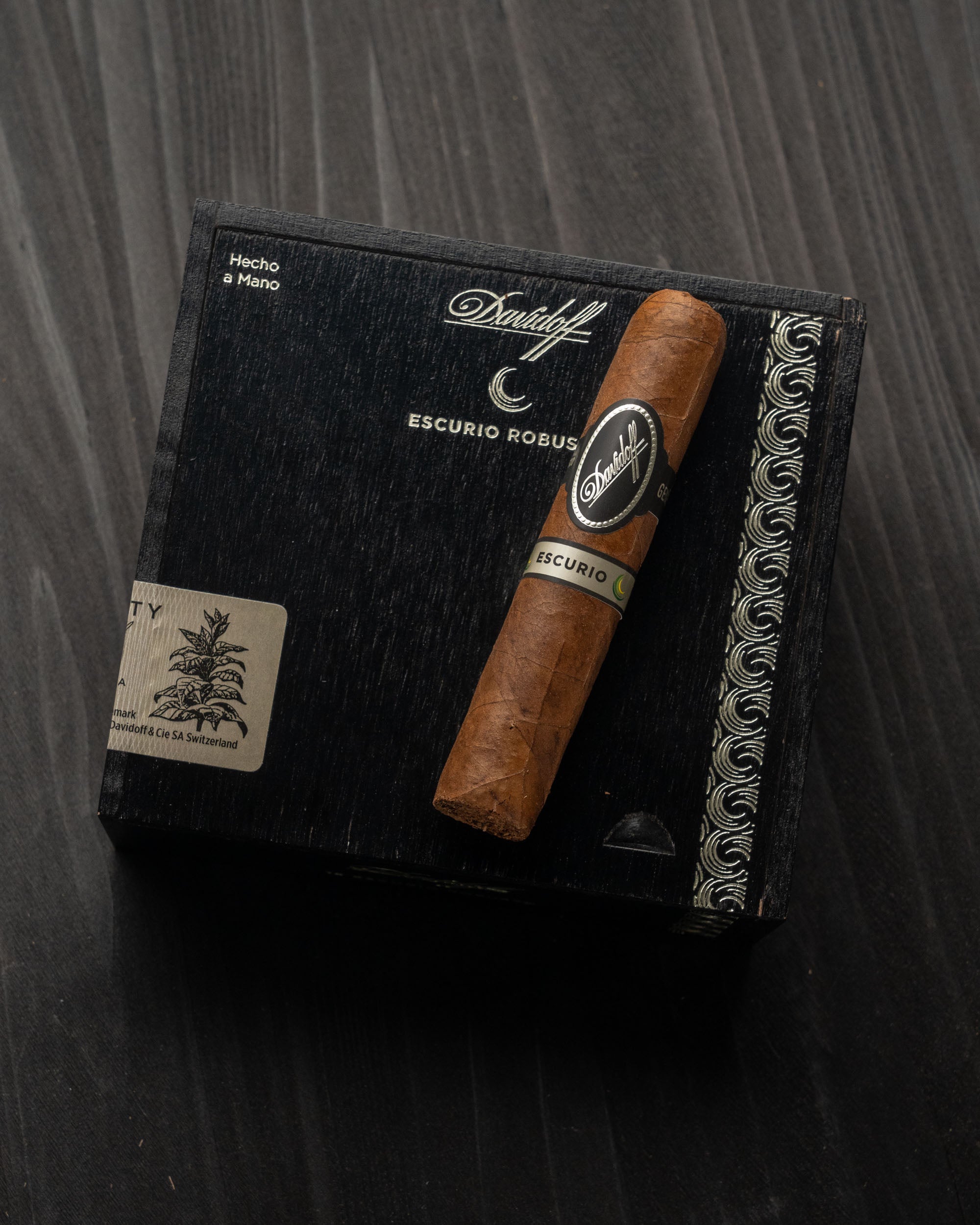 Davidoff Escurio Robusto - nextCIGAR