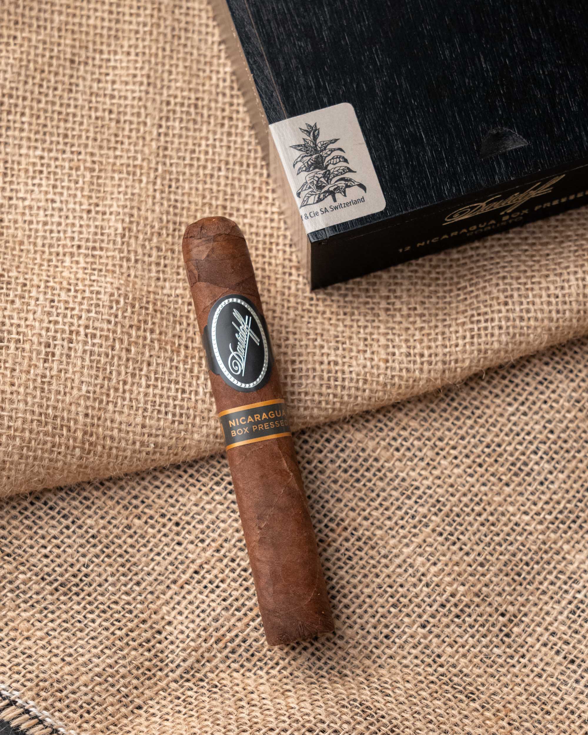 Davidoff Nicaragua Box-Pressed Robusto - nextCIGAR