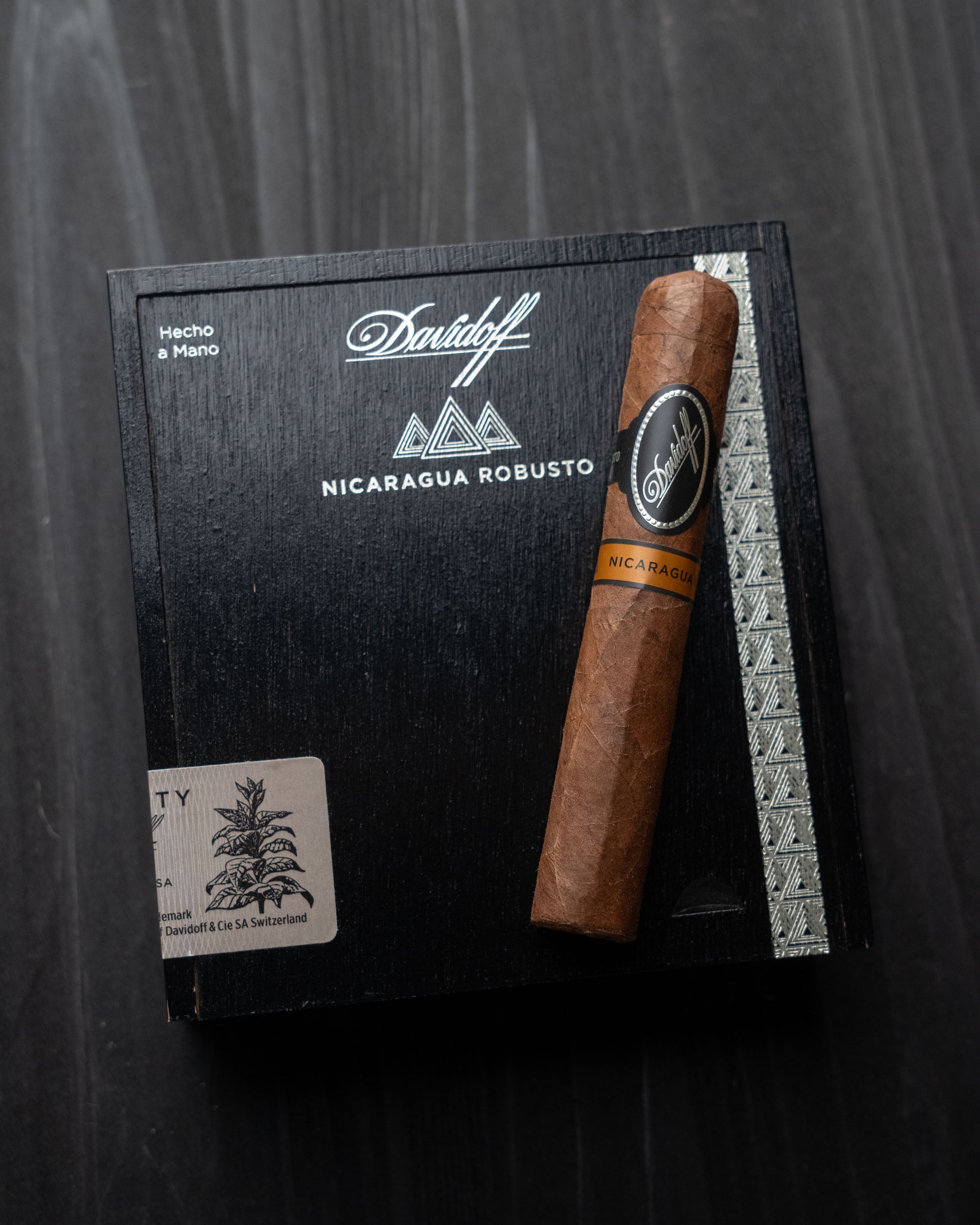 Davidoff Nicaragua Robusto - nextCIGAR
