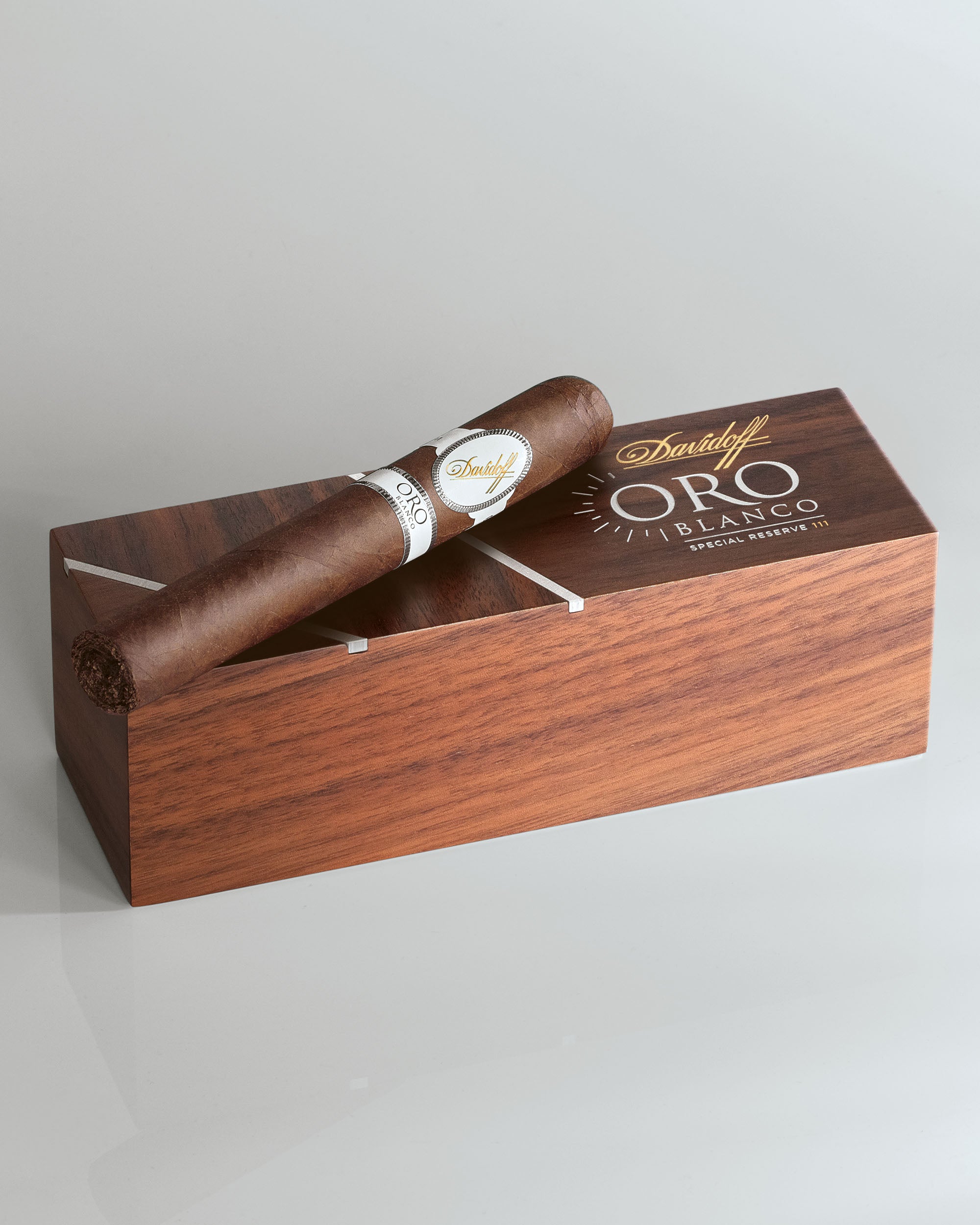 Davidoff Oro Blanco Special Reserve 111 Years - nextCIGAR