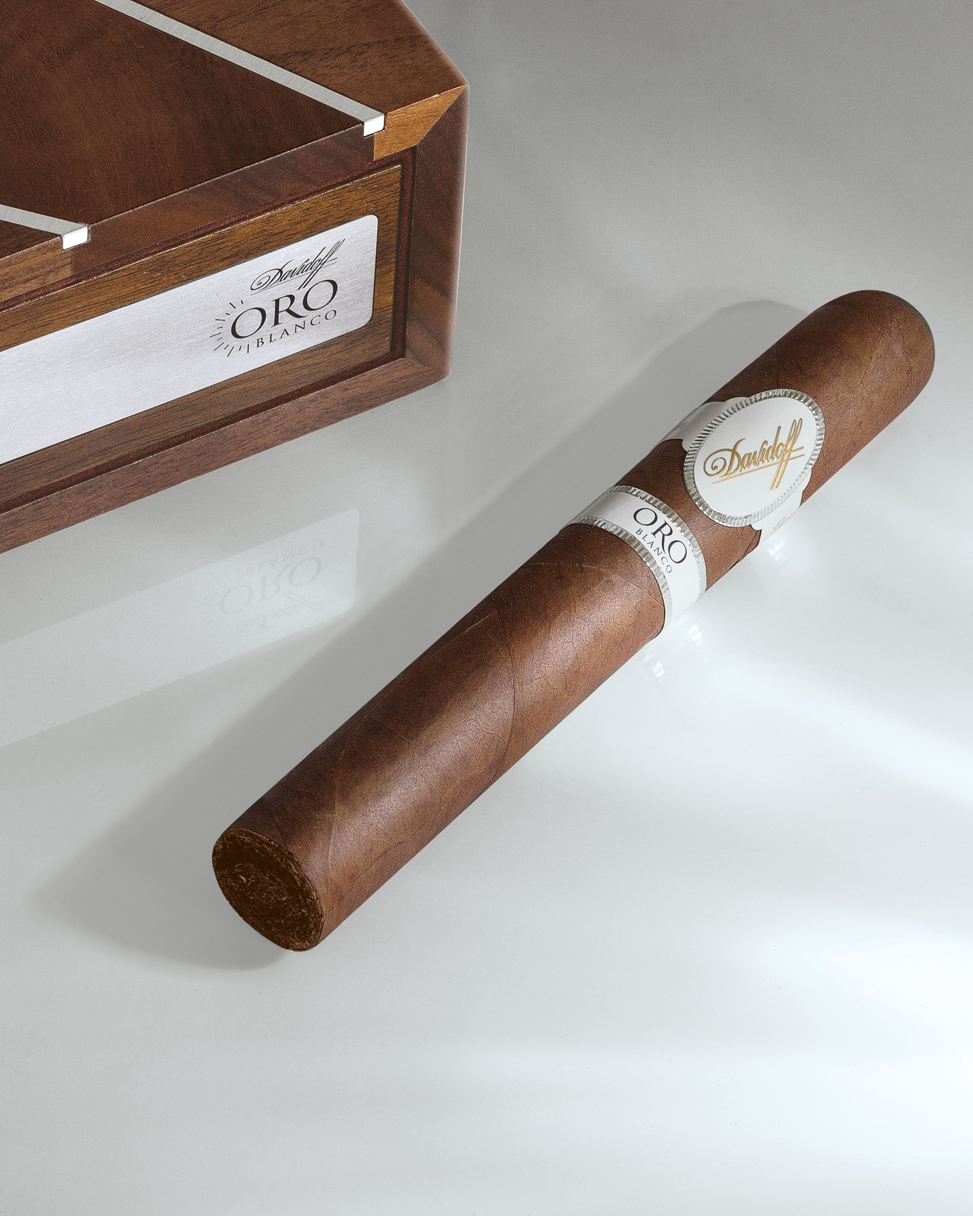 Davidoff Oro Blanco Special Reserve 111 Years - nextCIGAR