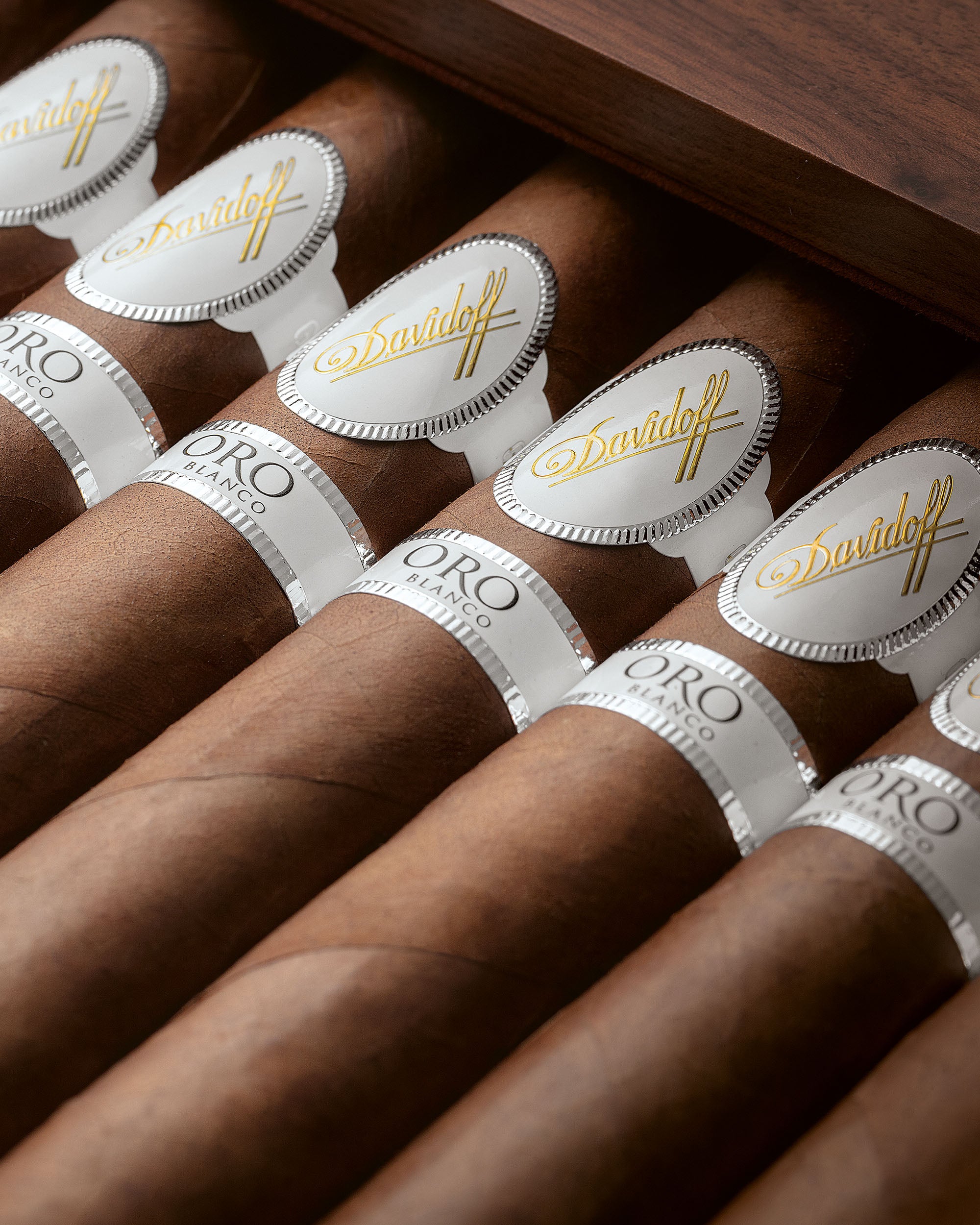 Davidoff Oro Blanco Special Reserve 111 Years - nextCIGAR