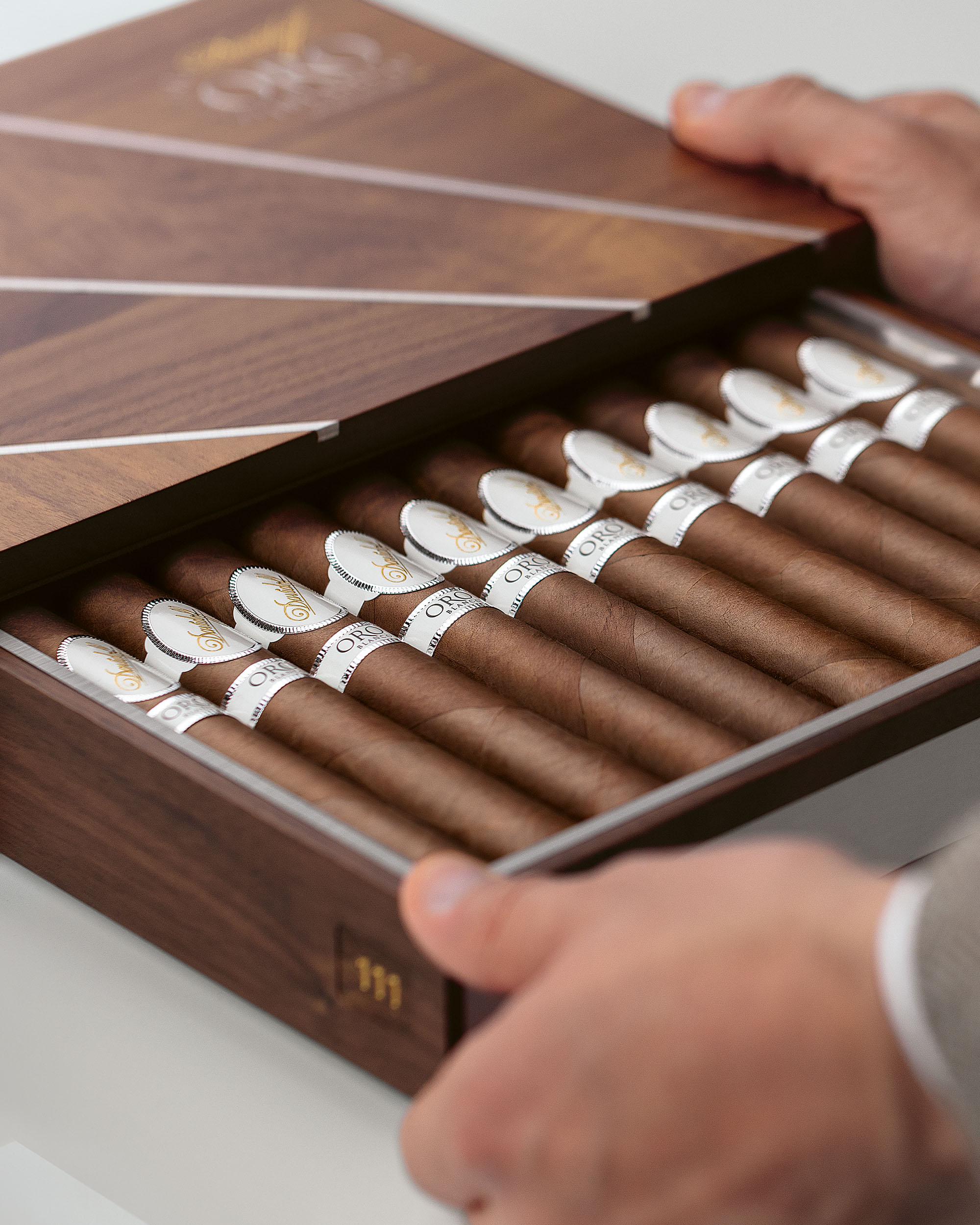 Davidoff Oro Blanco Special Reserve 111 Years - nextCIGAR