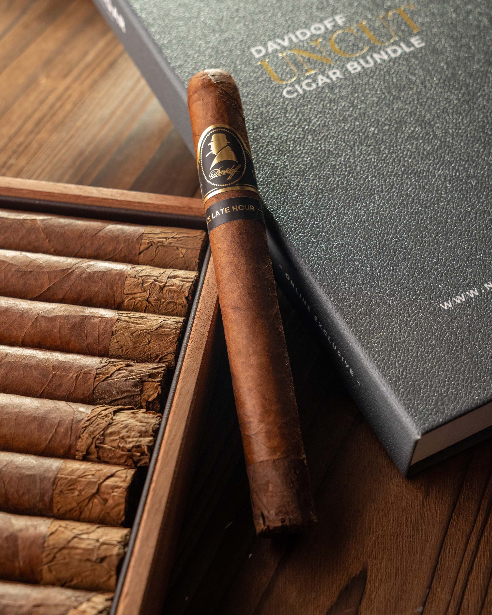 Davidoff Winston Churchill The Late Hour Toro Cigar Bundle (Uncut) - nextCIGAR