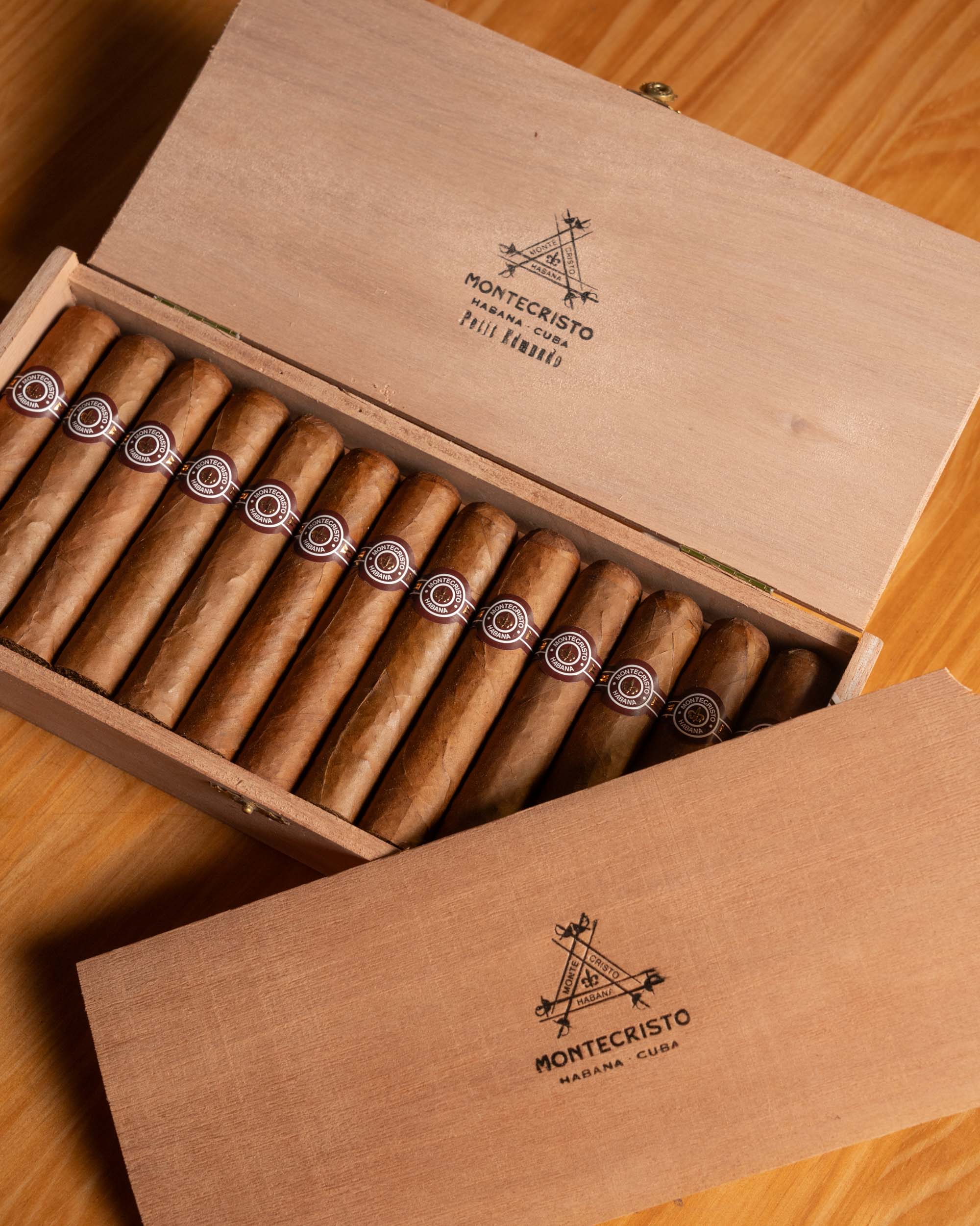 Montecristo Petit Edmundo - nextCIGAR