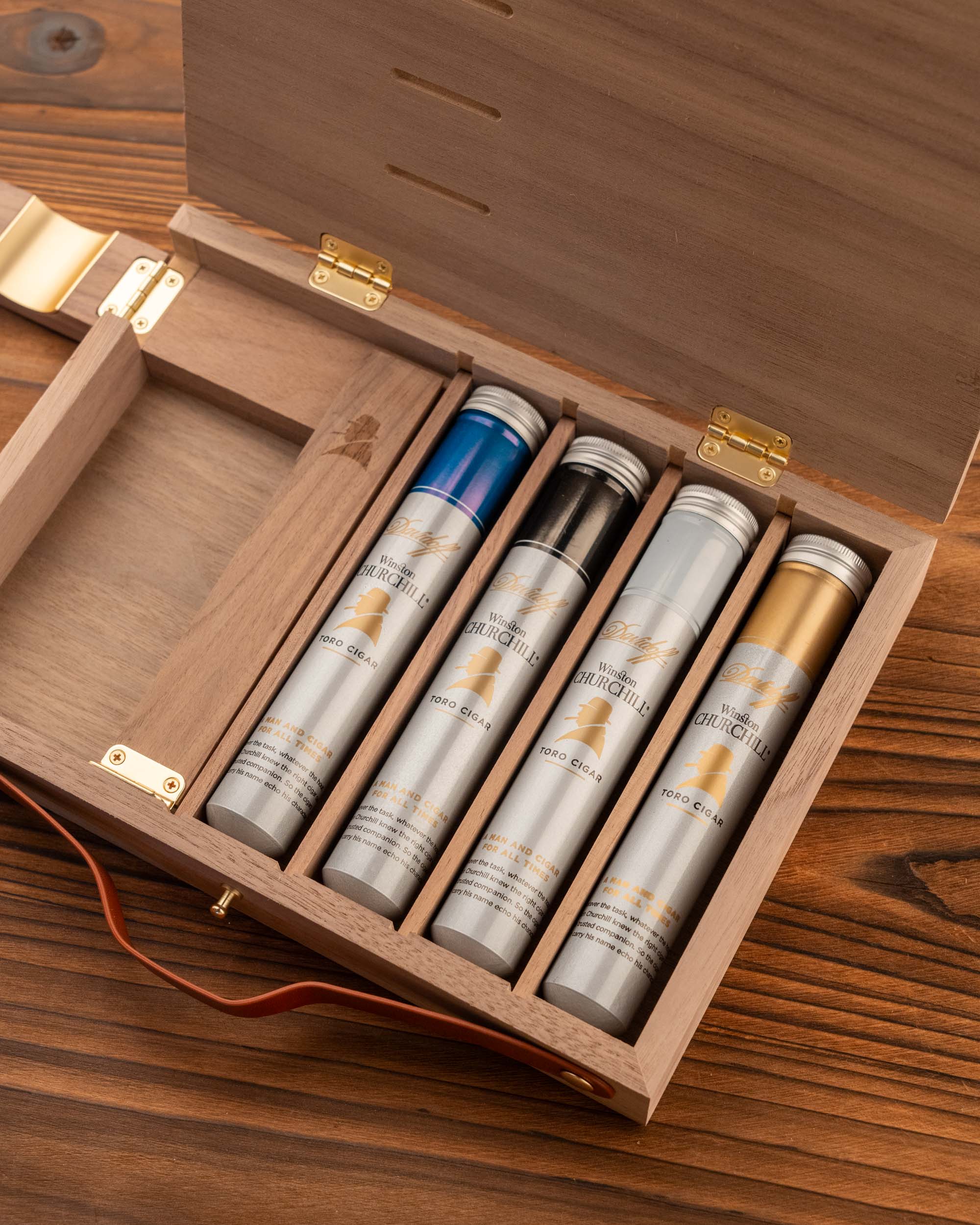 Davidoff Winston Churchill The Artist Cigar Case (Not for Sale) - nextCIGAR