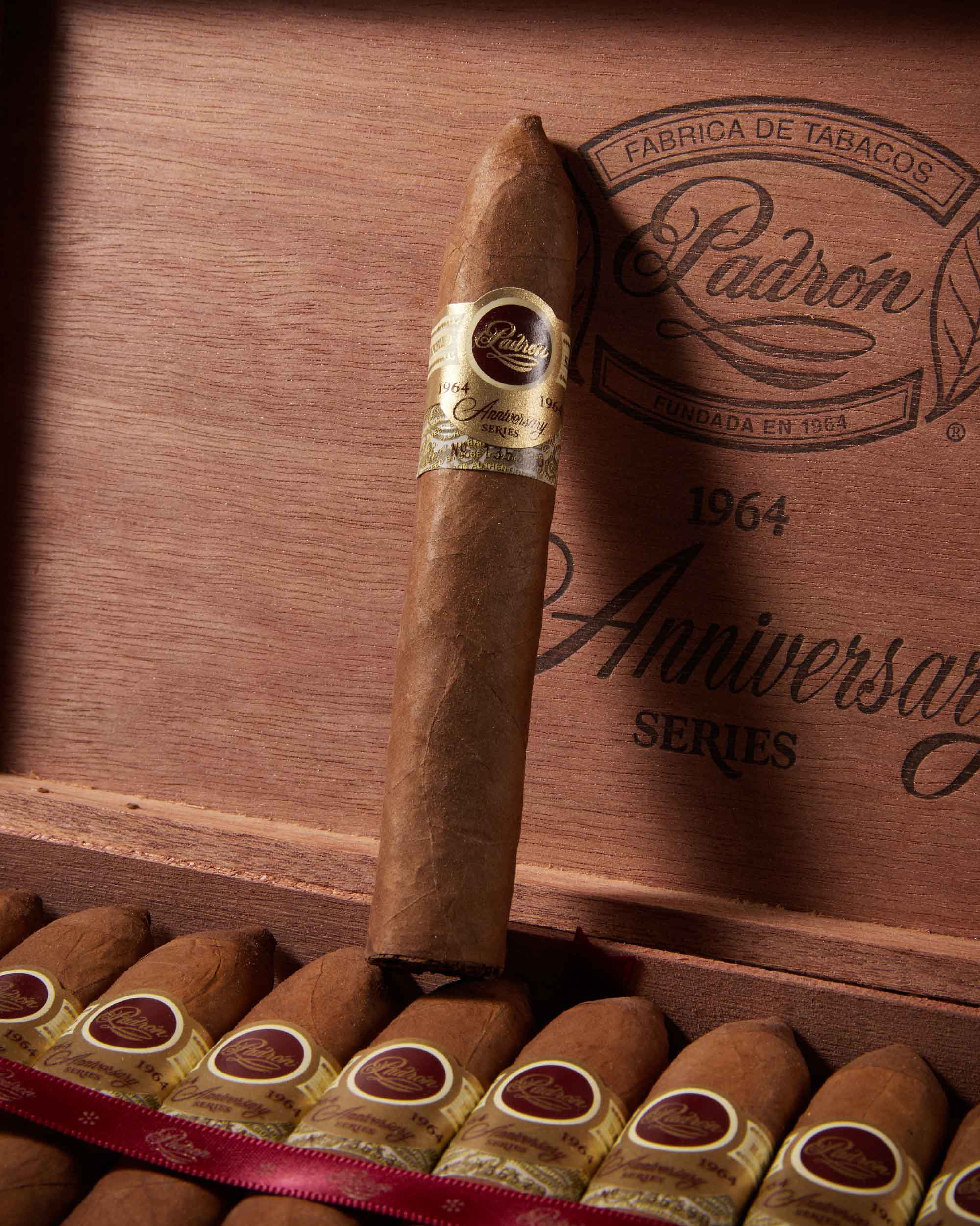 Padrón 1964 Anniversary Belicoso Natural
