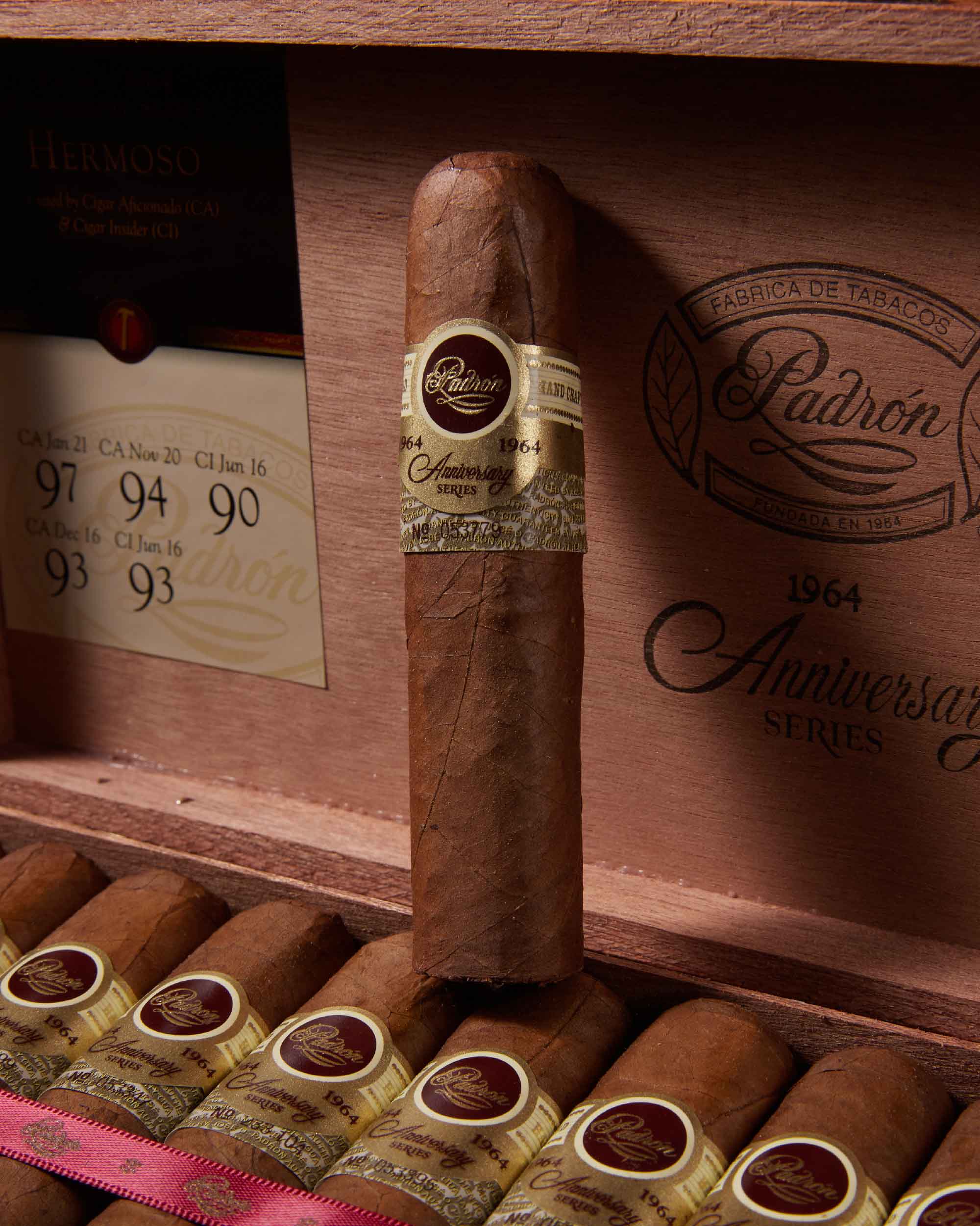 Padrón 1964 Anniversary Hermoso Natural