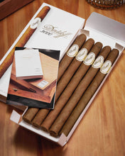 
                      
                        Load image into Gallery viewer, Davidoff 3000 (Vintage Cuban) (5 Cigars/pack)
                      
                    