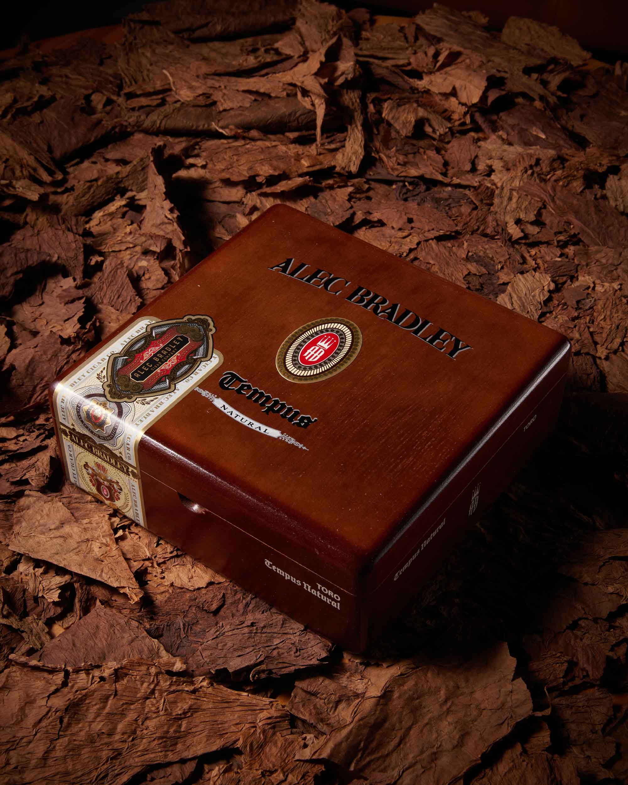 Alec Bradley Tempus Natural Toro