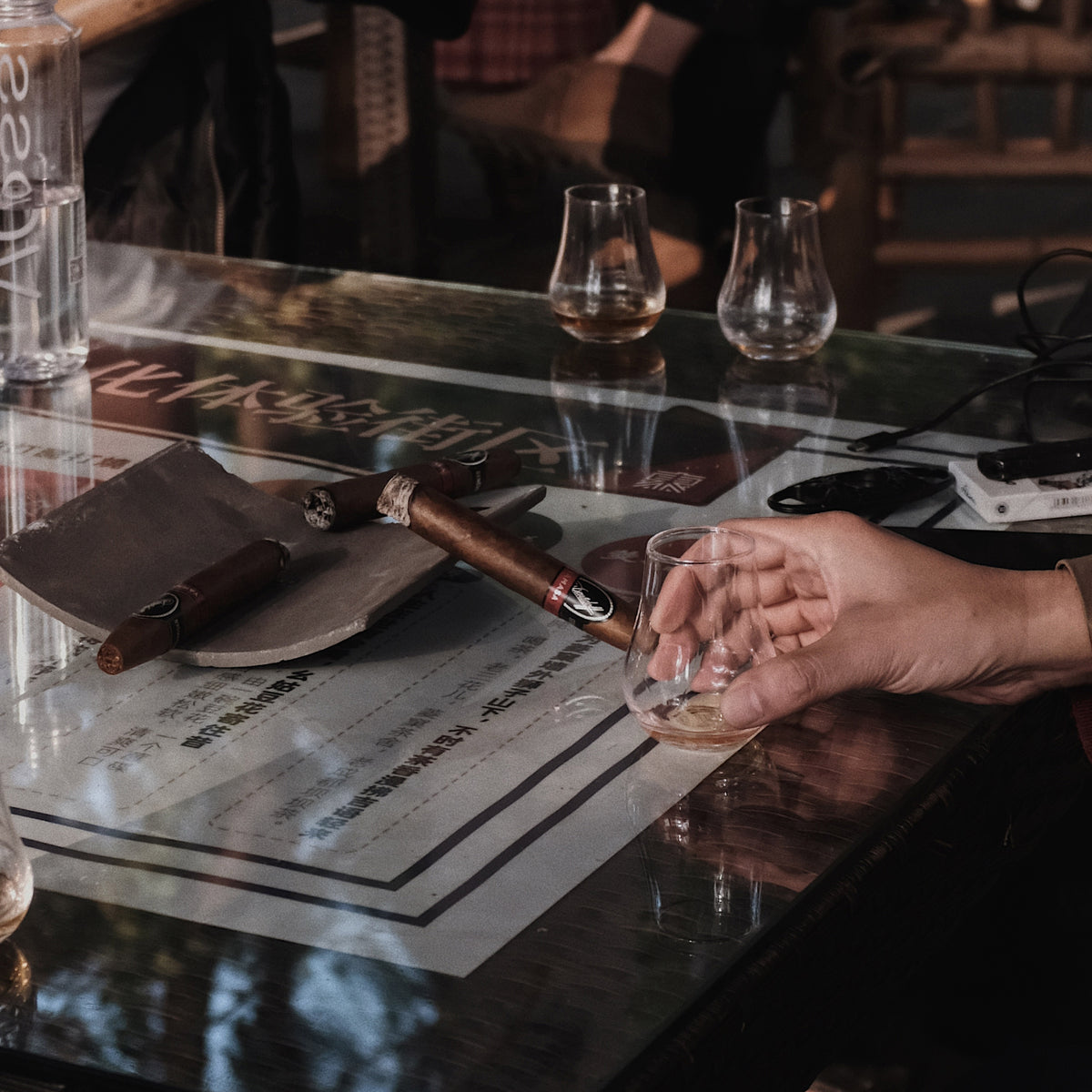 How To Smoke, Cut & Light A Perfecto Cigar
