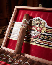 
                      
                        Load image into Gallery viewer, Ashton Heritage Robusto
                      
                    