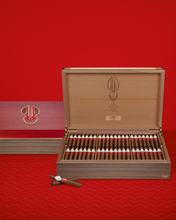 
                      
                        Load image into Gallery viewer, Davidoff Masterpiece Humidor «Year of the Rabbit» Limited Edition 2023
                      
                    