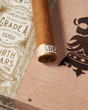 
                      
                        Load image into Gallery viewer, Drew Estate Undercrown Shade Corona
                      
                    