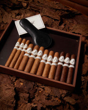 
                      
                        Load image into Gallery viewer, Davidoff White Band Collection Bundle
                      
                    