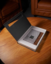 
                      
                        Load image into Gallery viewer, Davidoff Yamasá Robusto Extra Cigar Bundle (Uncut)
                      
                    