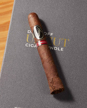 
                      
                        이미지를 갤러리 뷰어에 로드 , Davidoff Yamasá Robusto Extra Cigar Bundle (Uncut)
                      
                    