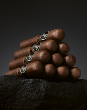 
                      
                        Load image into Gallery viewer, Davidoff Nicaragua 10th Anniversary Limited Edition
                      
                    
