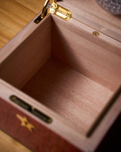 
                      
                        Load image into Gallery viewer, Elie Bleu &quot;Che&quot; 25 Robusto Red Humidor (25 Cigars) - nextCIGAR
                      
                    