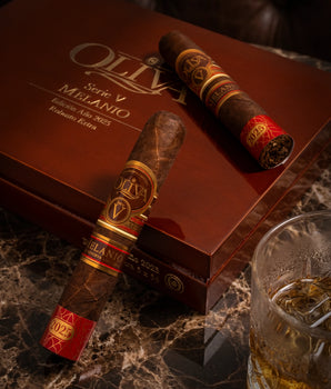 Oliva Serie V Melanio Edición Año 2025 Robusto Extra