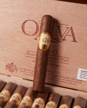 
                      
                        Load image into Gallery viewer, Oliva Serie O Maduro Sun Grown Robusto
                      
                    