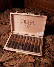 
                      
                        Load image into Gallery viewer, Oliva Serie V Maduro Especial Double Robusto
                      
                    