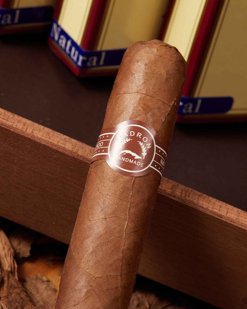Padrón 2000 Natural (5 x 4 Cigars)
