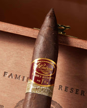 
                      
                        Load image into Gallery viewer, Padrón Family Reserve 44 Maduro
                      
                    