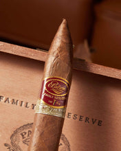 
                      
                        Load image into Gallery viewer, Padrón Family Reserve 44 Natural
                      
                    