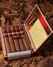
                      
                        Load image into Gallery viewer, Padrón Family Reserve 45 Natural
                      
                    