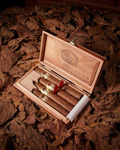 
                      
                        Load image into Gallery viewer, Padrón 1926 Natural Gift Pack
                      
                    