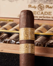
                      
                        Load image into Gallery viewer, Rocky Patel Decade Short Robusto
                      
                    