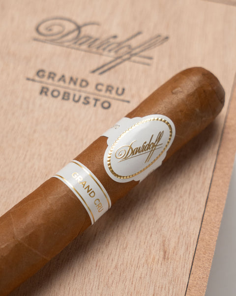Davidoff ダビドフ 葉巻用灰皿  HUTSCHNREUTHER ドイツ製 ダビドフ グラン クリュ トロ - 洗練された優雅な味わい | nextCIGAR