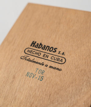 H. Upmann Connoisseur A (2015 Vintage) - nextCIGAR