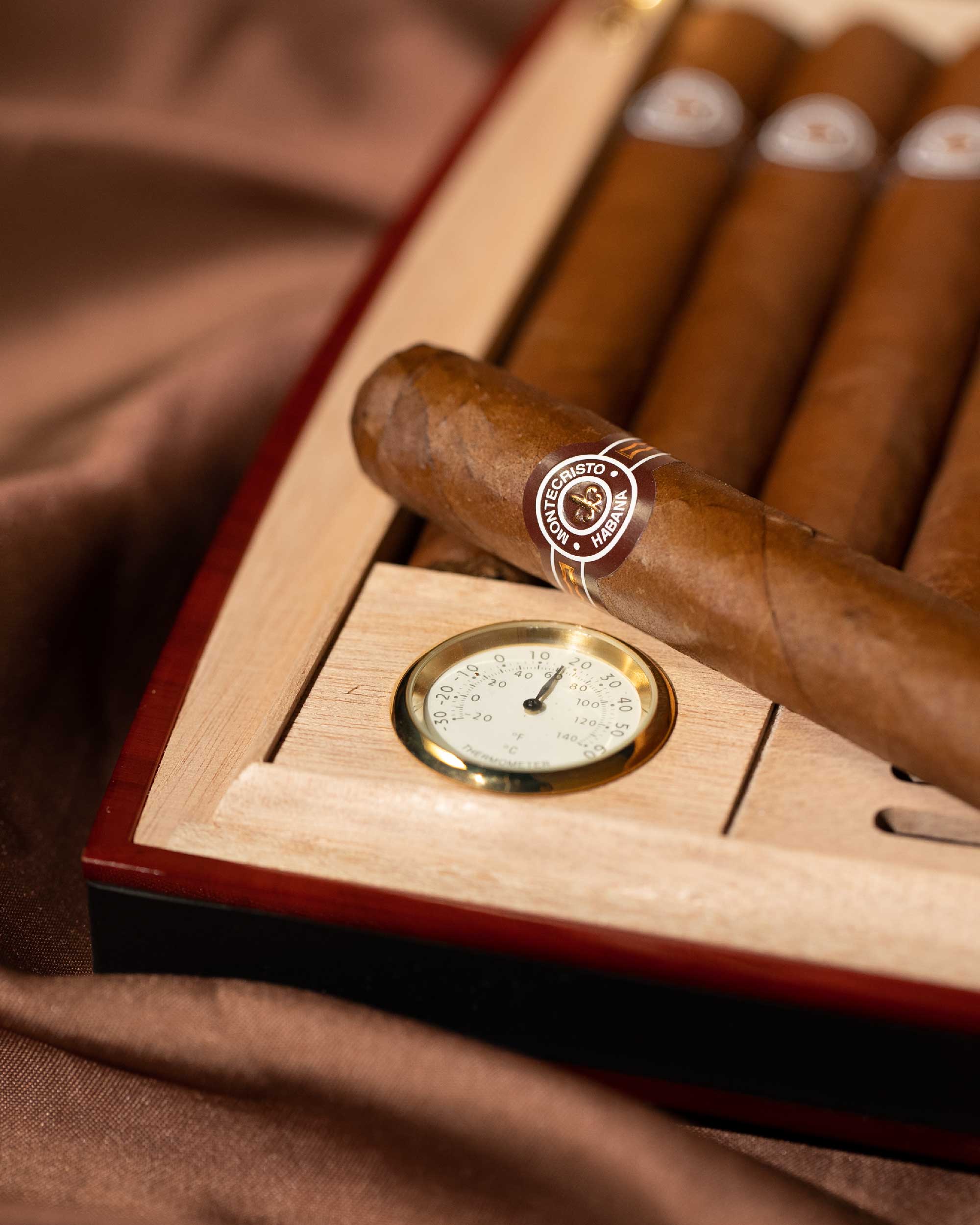 Montecristo Double Edmundo Travel Humidor (2020 Vintage) – nextCIGAR