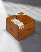 
                      
                        Load image into Gallery viewer, Cohiba Robustos
                      
                    