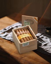 
                      
                        Load image into Gallery viewer, Hoyo De Monterrey Le Hoyo Du Depute
                      
                    