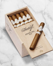 
                      
                        Load image into Gallery viewer, Davidoff Grand Cru No. 3
                      
                    