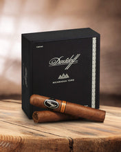 
                      
                        Load image into Gallery viewer, Davidoff Nicaragua Toro
                      
                    