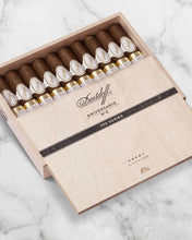 
                      
                        Load image into Gallery viewer, Davidoff 702 Series Aniversario No. 3
                      
                    