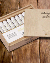 
                      
                        Load image into Gallery viewer, Davidoff Signature 2000 (Tubos)
                      
                    