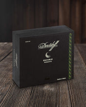 
                      
                        Load image into Gallery viewer, Davidoff Escurio Robusto
                      
                    